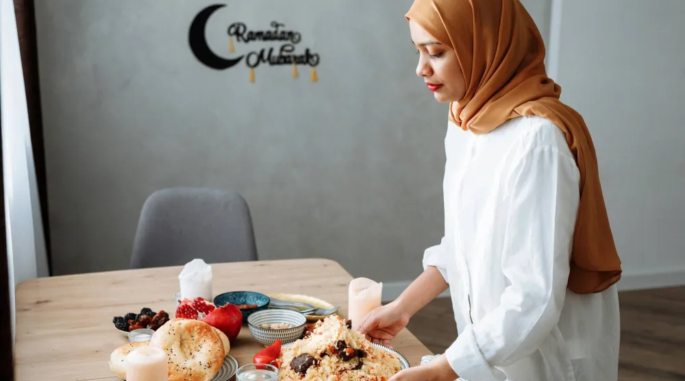  وجبة السحور ينبغي ان تتضمن أطعمة بطيئة الهضم مثل الحبوب الكاملة ومصادر البروتين (بيكسلز)