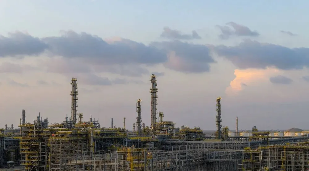 مرافق من حقل الجافورة التابع لشركة «أرامكو السعودية» (أرامكو)