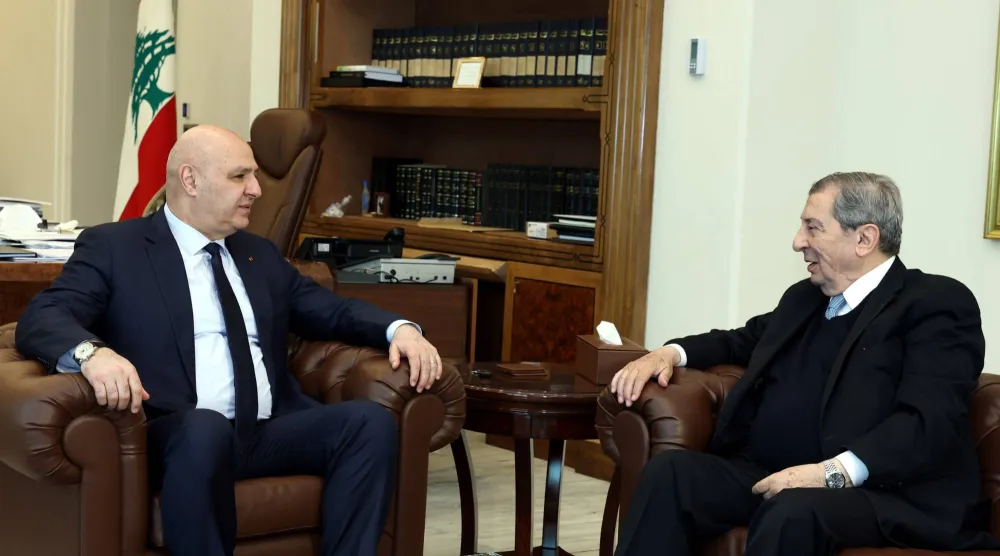 رئيس الجمهورية مجتمعاً مع إيلي الفرزلي النائب السابق لرئيس البرلمان (الرئاسة اللبنانية)