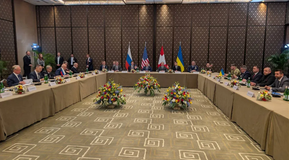 صورة للمحادثات بين أوكرانيا وروسيا بقيادة واشنطن في جنيف لإنهاء الحرب 17 فبراير (رويترز)