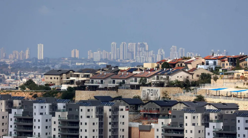 صورة لمستوطنة تسوفيم الإسرائيلية شمال مدينة قلقيلية في الضفة الغربية المحتلة 25 فبراير 2026 (أ.ف.ب)