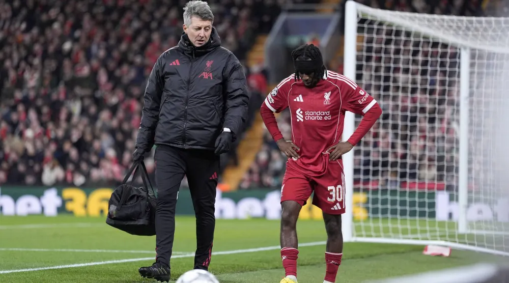 جيريمي فريمبونغ لحظة تعرضه للإصابة (د.ب.أ)