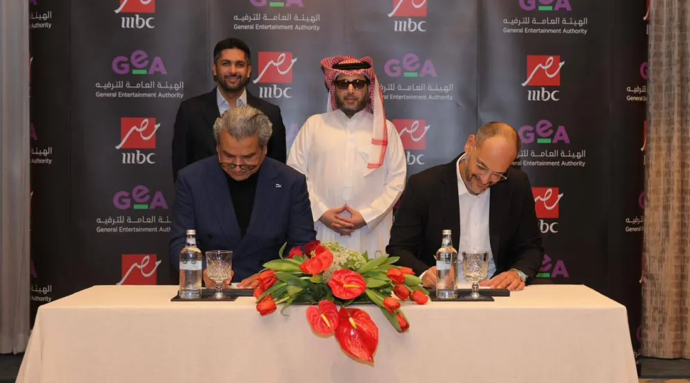 جانب من توقيع العقد المشترك برعاية المستشار تركي آل الشيخ في القاهرة الخميس (هيئة الترفيه)