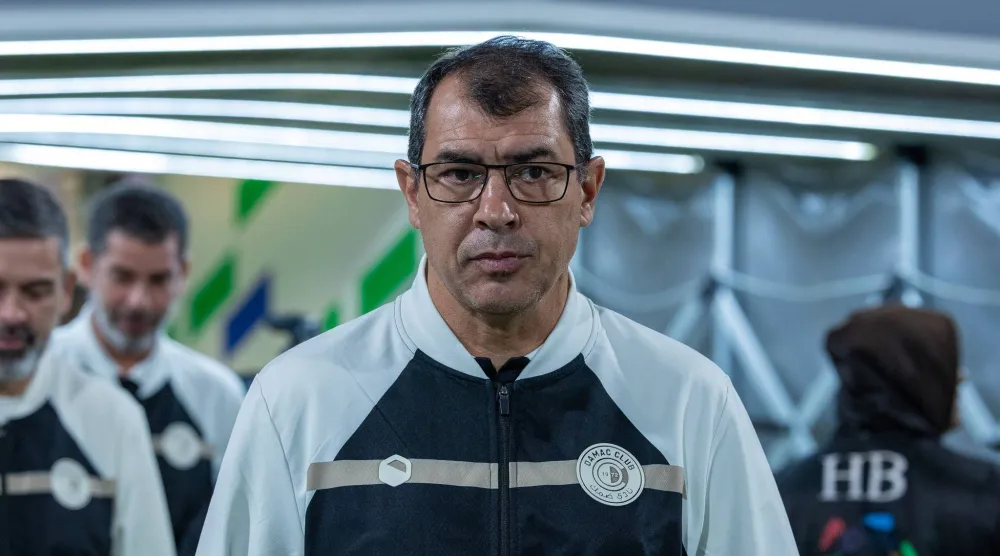 فابيو كاريلي مدرب فريق ضمك (تصوير: عيسى الدبيسي) 