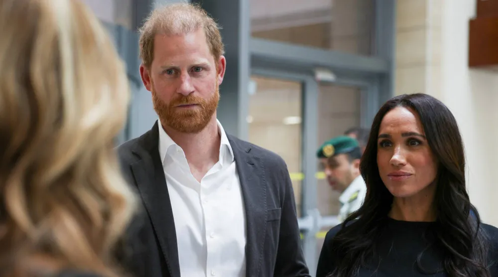 الأمير هاري وزوجته ميغان يزوران مركز الملك حسين للسرطان برفقة وفد من منظمة الصحة العالمية في عمّان (رويترز)