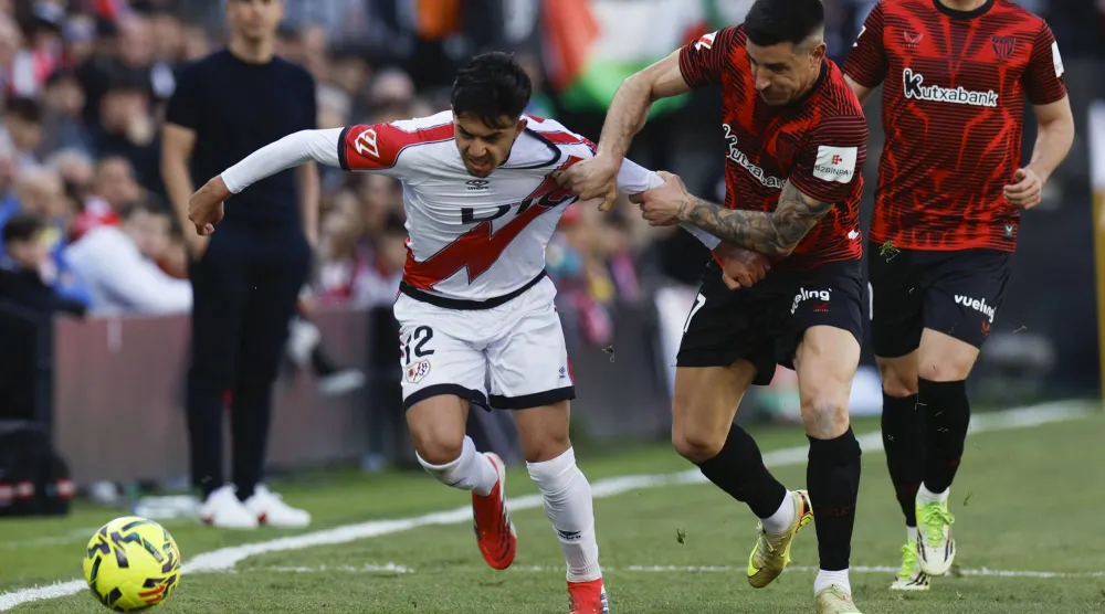 رايو فايكانو اكتفى بالتعادل مع ضيفه أتلتيك بلباو (إ.ب.أ)