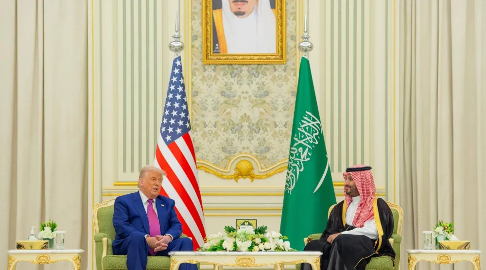 الأمير محمد بن سلمان والرئيس دونالد ترمب خلال قمة سعودية - أميركية في الرياض مايو الماضي (واس)