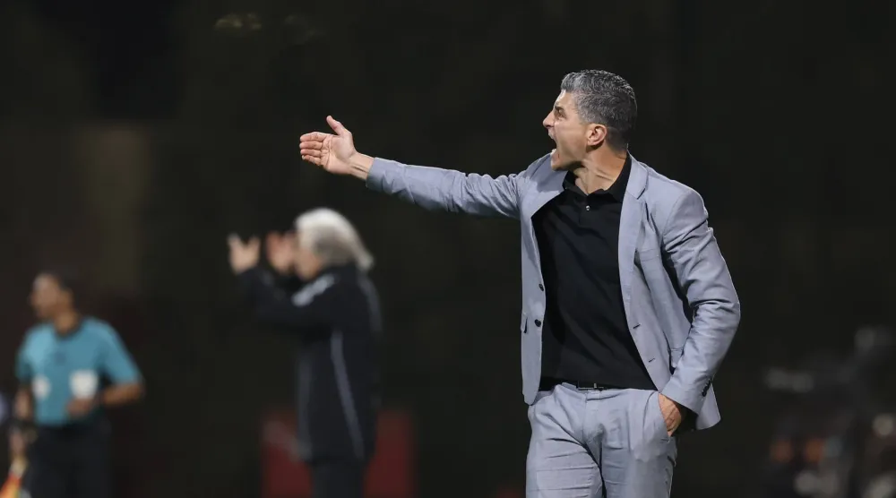 البرتغالي بيدرو مانويل، مدرب فريق الفيحاء (تصوير: عبد العزيز النومان) 