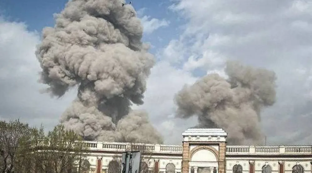 يتصاعد الدخان عقب انفجار في طهران (د.ب.أ)