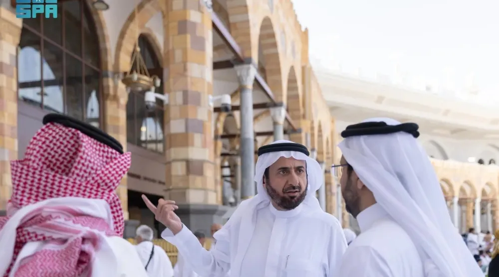 Saudi Minister of Hajj and Umrah and Board Chairman of the General Authority for the Care of the Affairs of the Two Holy Mosques Tawfig Al-Rabiah during the inspection tour on Monday. (SPA)