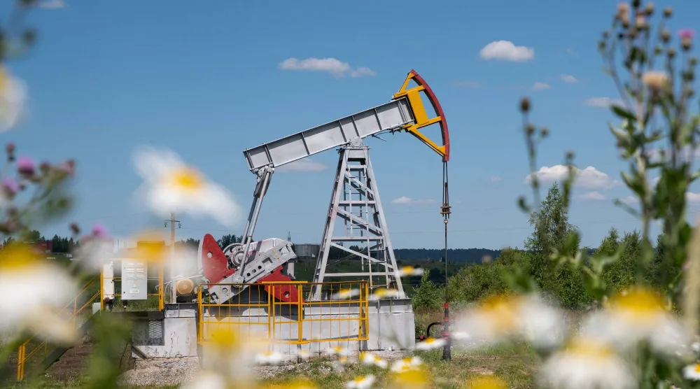 تزداد التوقعات بارتفاع برميل النفط إلى مستويات 100 دولار (رويترز)