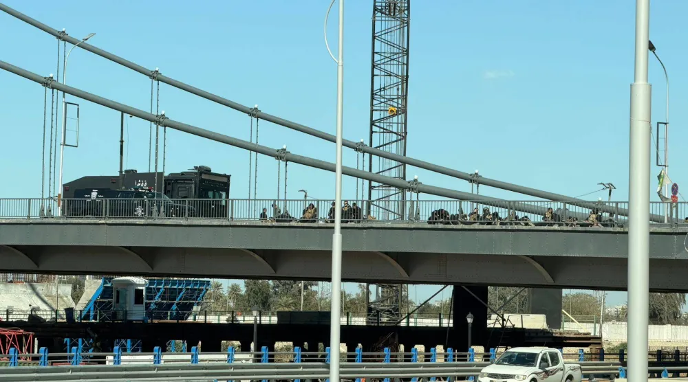 قوات أمن عراقية تغلق الجسر المعلق المؤدي إلى المنطقة الخضراء (الشرق الأوسط)