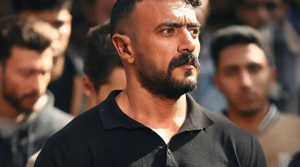 أحمد العوضي في كواليس مسلسل «علي كلاي» (حسابه على موقع فيسبوك)