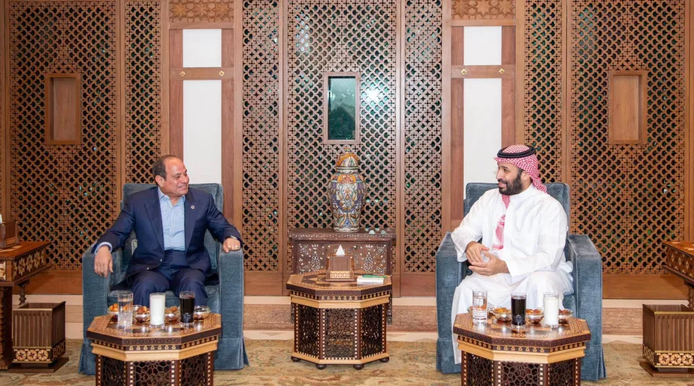 ولي العهد السعودي الأمير محمد بن سلمان مستقبلاً الرئيس المصري عبد الفتاح السيسي في جدة الأسبوع الماضي (الرئاسة المصرية)