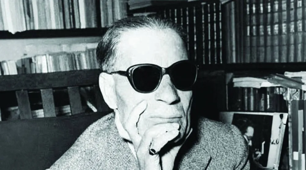 كيف وفّق الأزهري طه حسين بين ديكارت والمعري؟