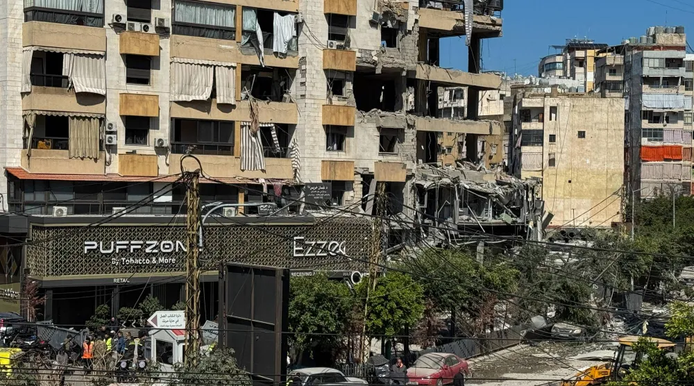 أثار الضربات الإسرائيلية في  لبنان اليوم بأعقاب تصعيد التوتر بين حزب الله وإسرائيل وسط الصراع الأمريكي الإسرائيلي مع إيران(رويترز)