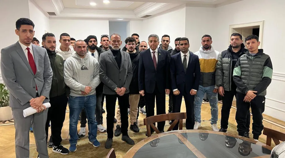 سفير مصر لدى اليونان يستقبل أقارب ضحايا مركب هجرة غير شرعية (الخارجية المصرية)