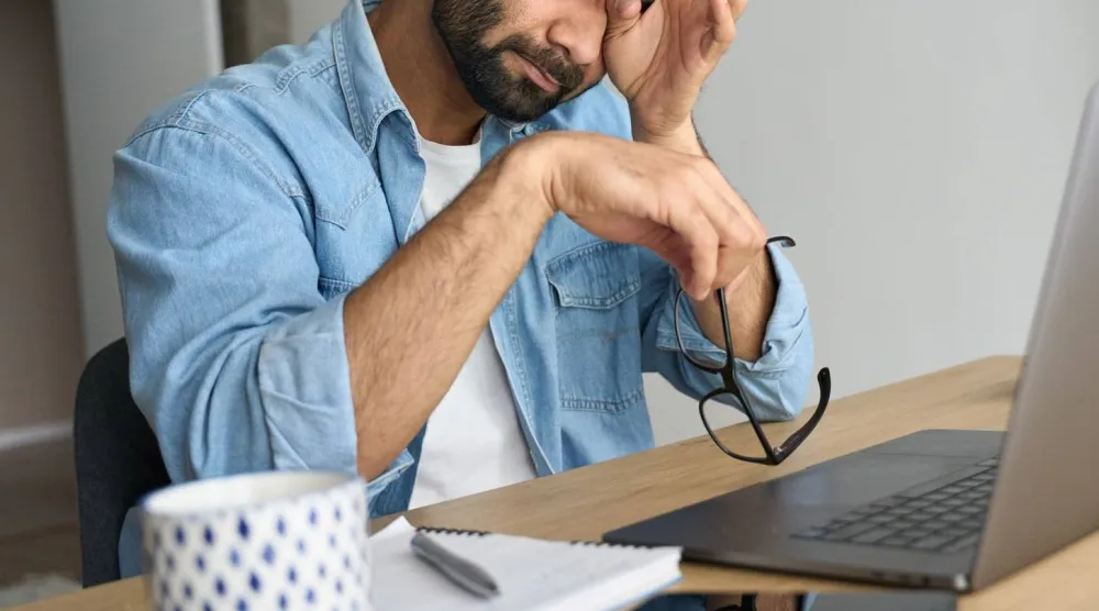 شكوى إجهاد العين تزداد في رمضان لتغير أنماط النوم (جامعة بنسلفانيا)