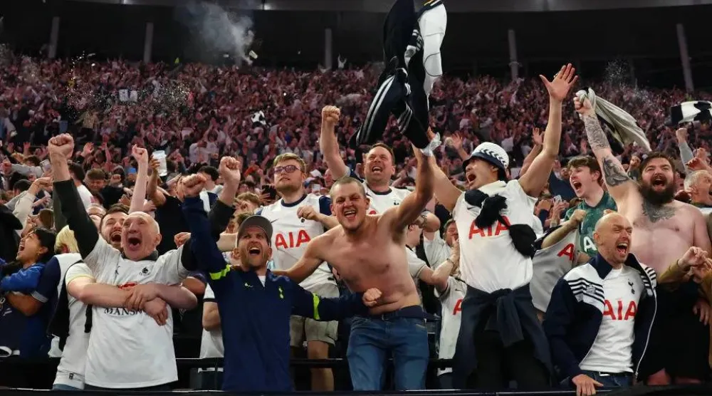 جماهير توتنهام هوتسبير عوقبت من «اليويفا» (ذا صن)