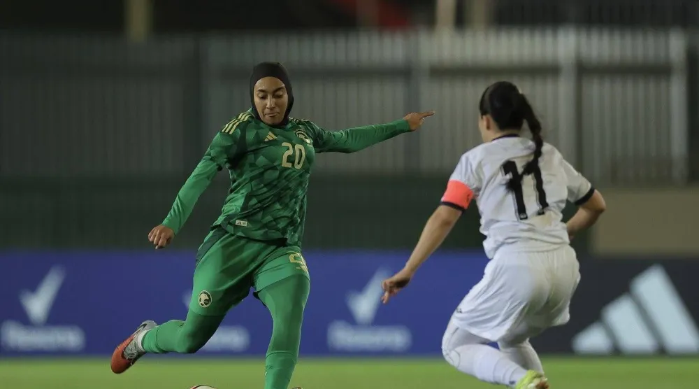 جانب من المواجهة الودية لأخضر السيدات (الشرق الأوسط) 