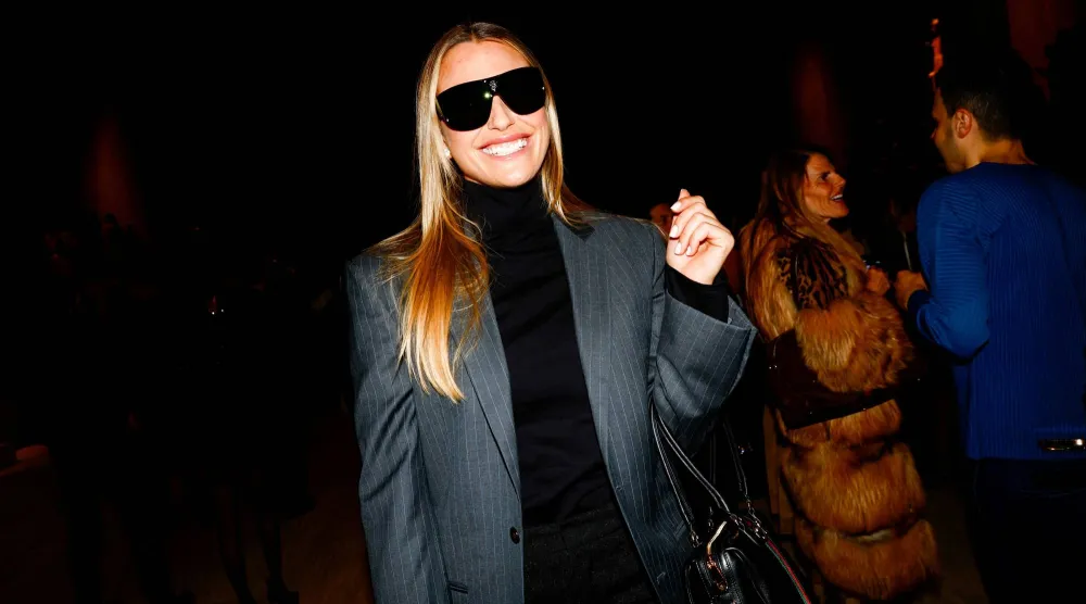 أرينا سابالينكا من أحدث ظهور لها قبل عرض أزياء لدار غوتشي لمجموعة «خريف/شتاء» 2026-2027 خلال «أسبوع الموضة» في ميلانو بإيطاليا (رويترز)