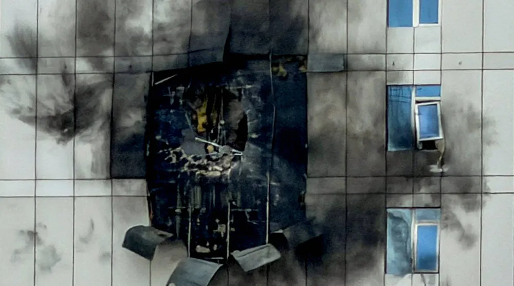 «دفاع البحرين» أكدت أن شن الاعتداءات العشوائية والمفرطة للصواريخ في استهداف الأعيان المدنية يمثل انتهاكاً صارخاً لمبادئ القانون الدولي (رويترز)