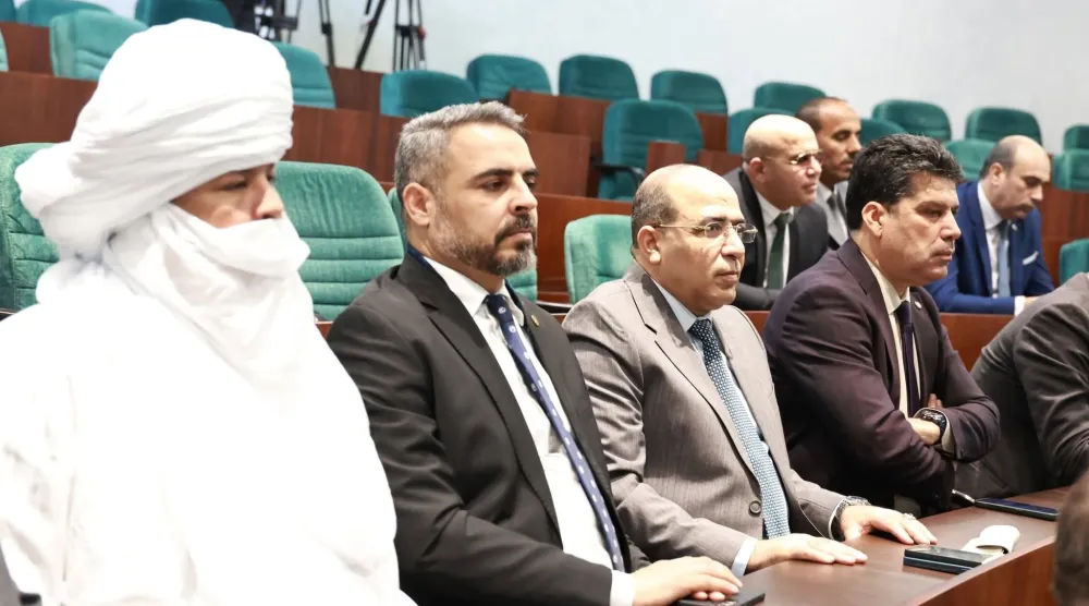 برلمانيون يستمعون إلى عرض وزير الداخلية بخصوص تعديل قانون الأحزاب (البرلمان)