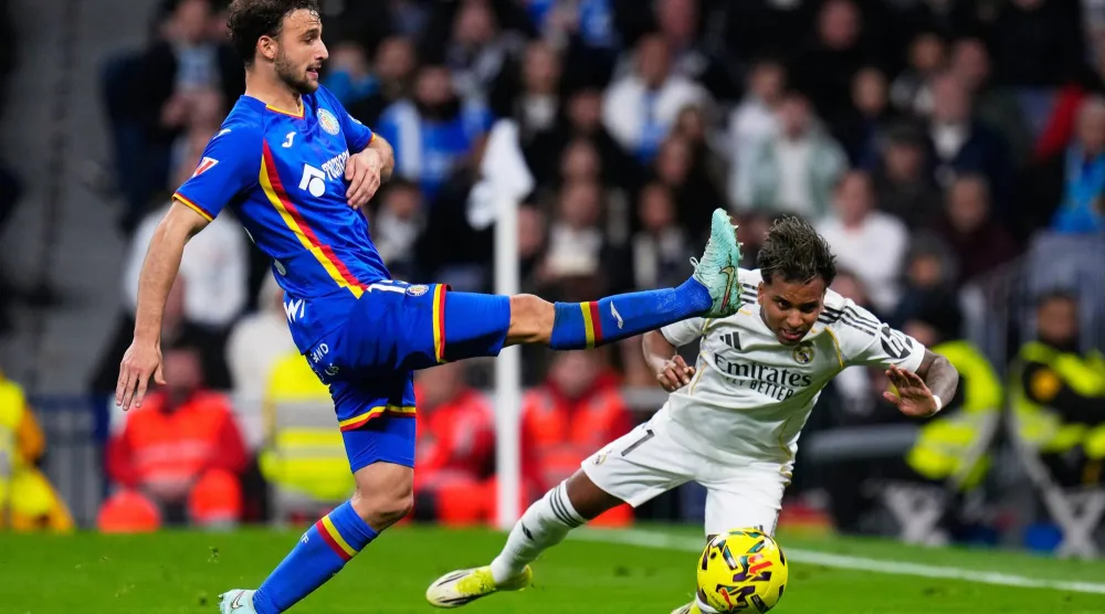 البرازيلي رودريغو أصيب في مواجهة سيلتا فيغو (أ.ب)