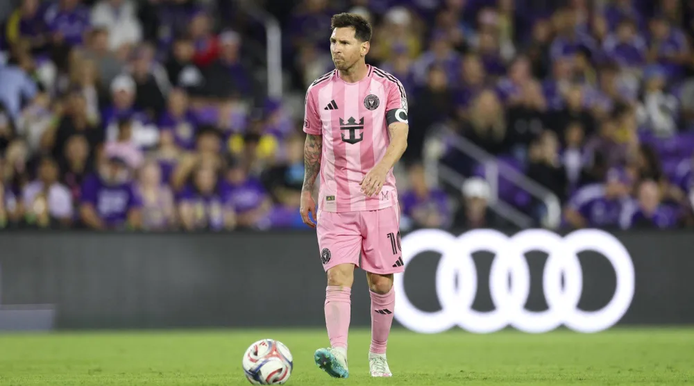 غياب ميسي عن مباراة يكلّف 300 ألف يورو (رويترز)