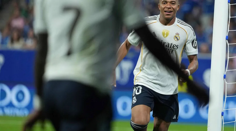 كيليان مبابي يتدرب منفرداً (أ.ف.ب)