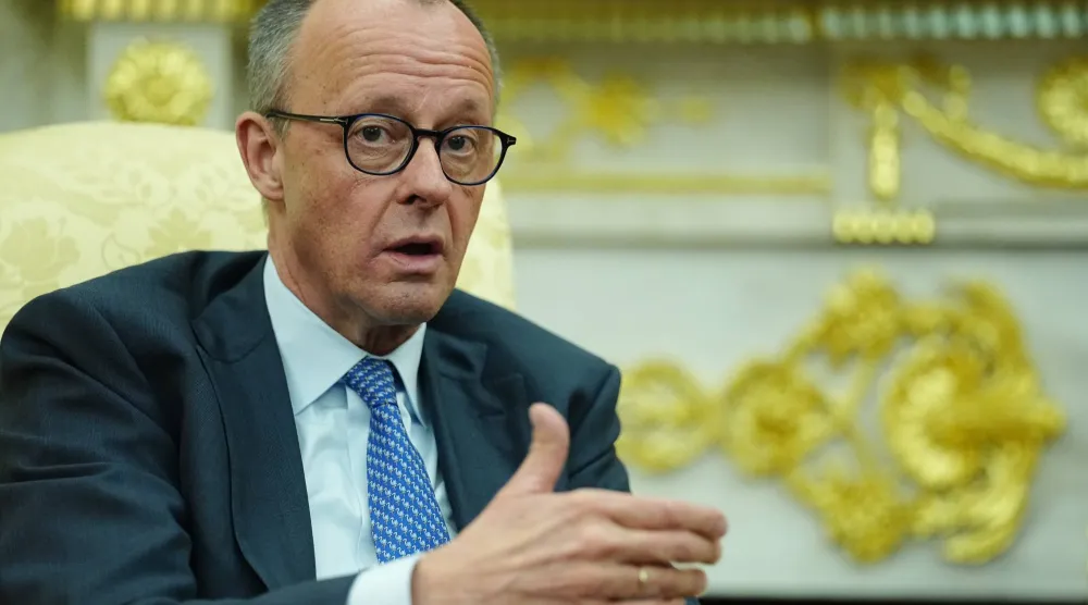 المستشار الألماني فريدريش ميرتس يتحدث خلال اجتماع مع الرئيس الأميركي دونالد ترمب في البيت الأبيض بواشنطن يوم 3 مارس 2026 (د.ب.أ) 