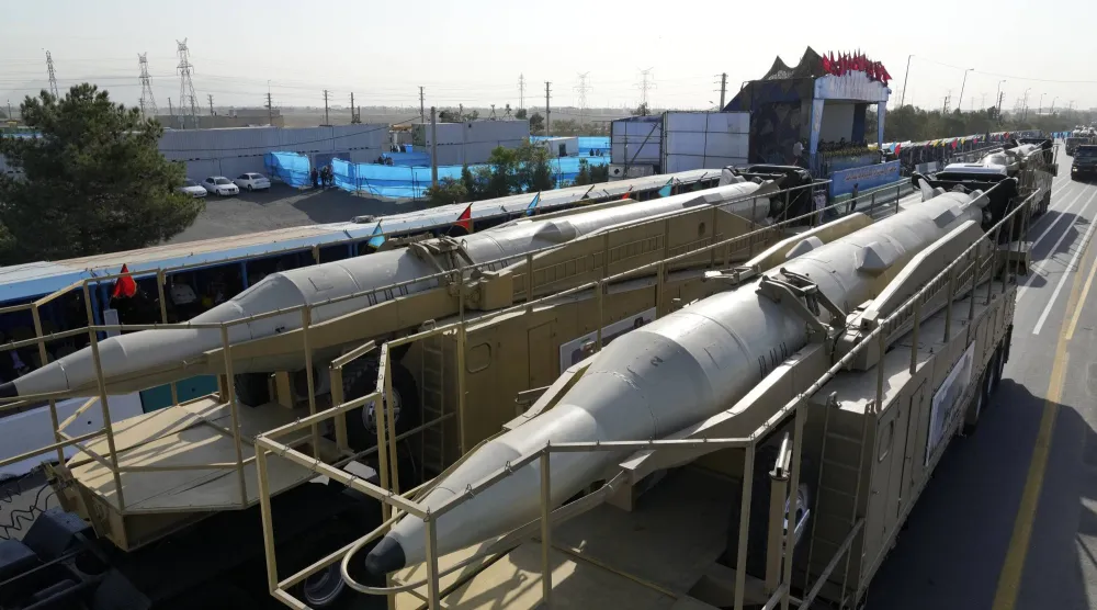 أنظمة صواريخ «سجيل» خلال عرض لـ«الحرس الثوري» سبتمبر 2024 (أ.ب)
