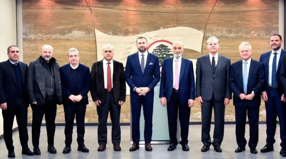 لقاء جمع وفداً من كتلتي «القوات» و«الاشتراكي» وكان يبحث في التمديد للبرلمان (القوات اللبنانية)