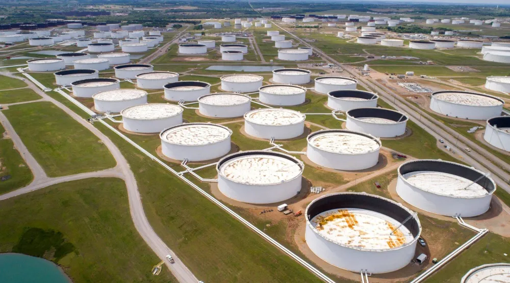 ارتفعت مخزونات النفط الخام في أميركا بمقدار 3.5 مليون برميل لتصل إلى 439.3 مليون برميل في الأسبوع المنتهي في 27 فبراير (رويترز)