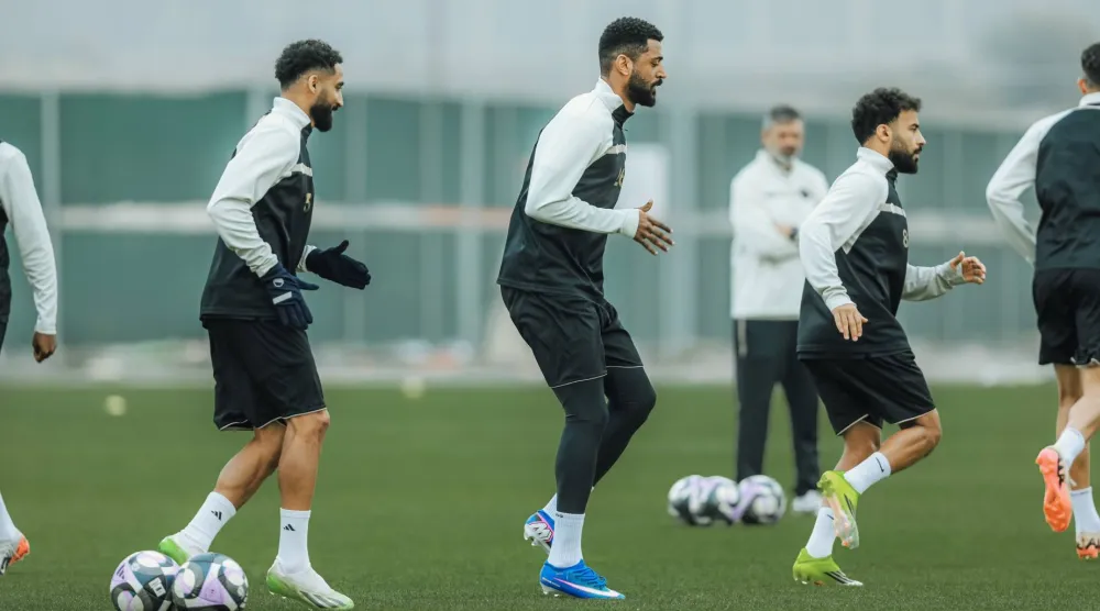 لاعبو ضمك خلال تدريباتهم الأخيرة (موقع النادي)