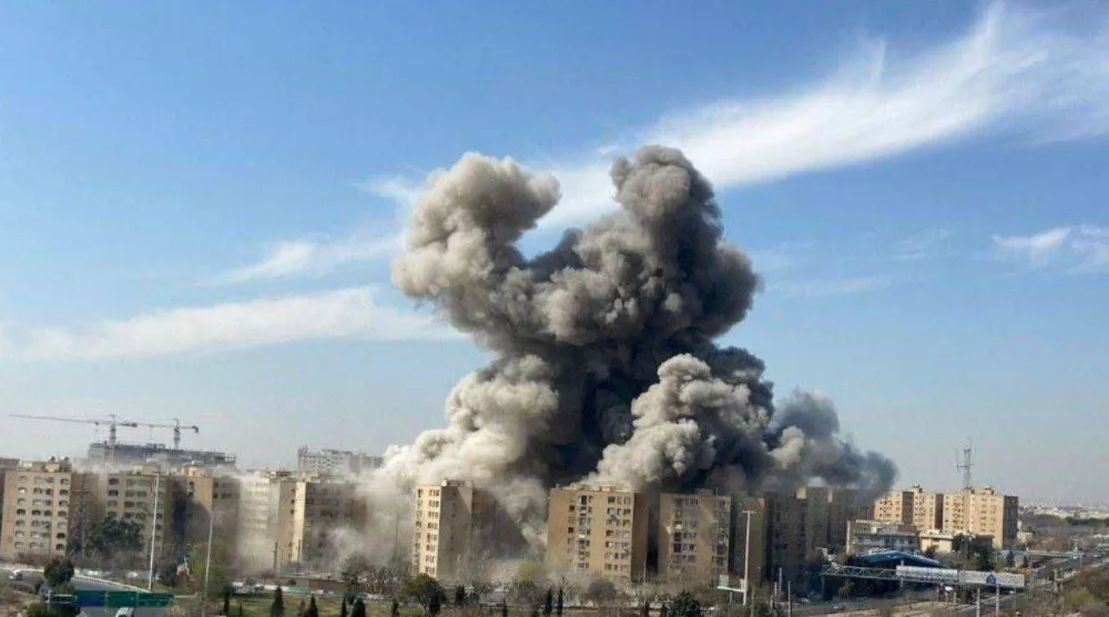 انفجار ضخم يهز شرق العاصمة طهران صباح الأربعاء (شبكات التواصل)