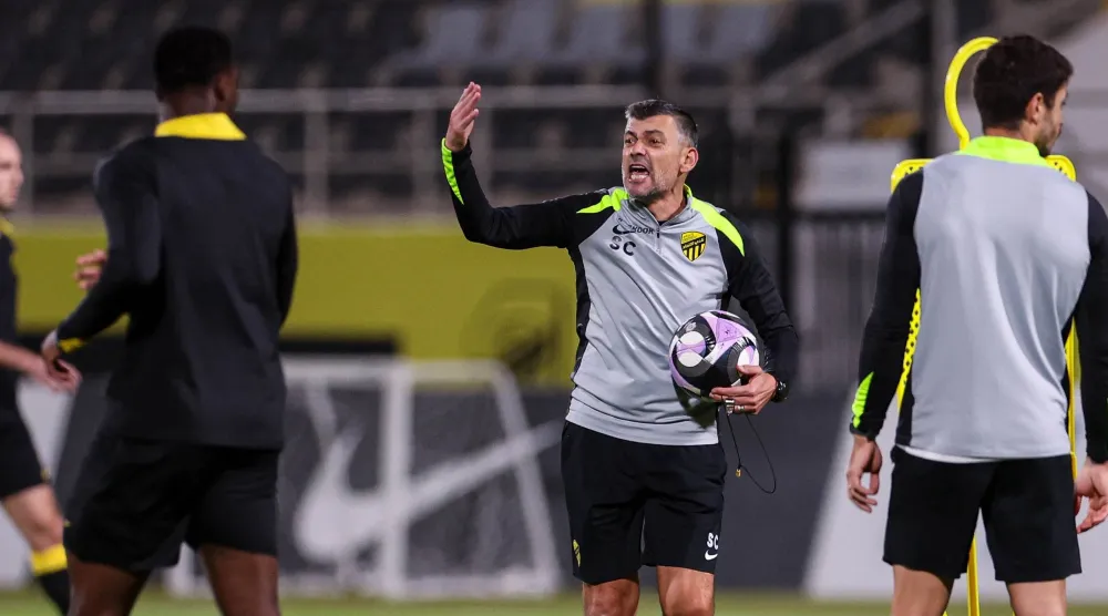 كونسيساو خلال قيادته تدريبات الاتحاد الأخيرة (موقع النادي)