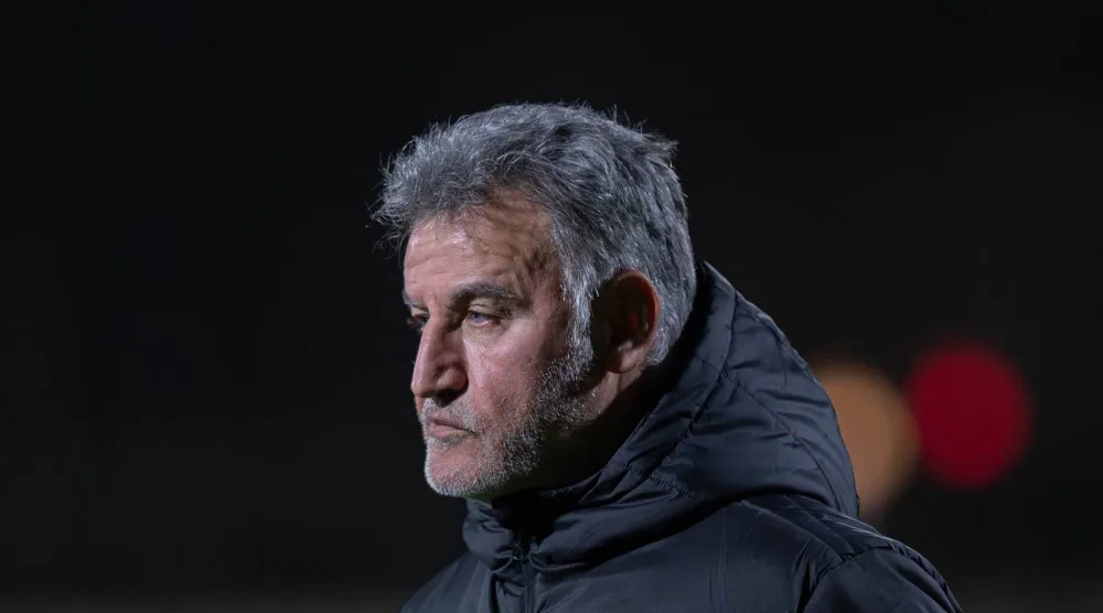 غالتييه مدرب نيوم (موقع النادي)