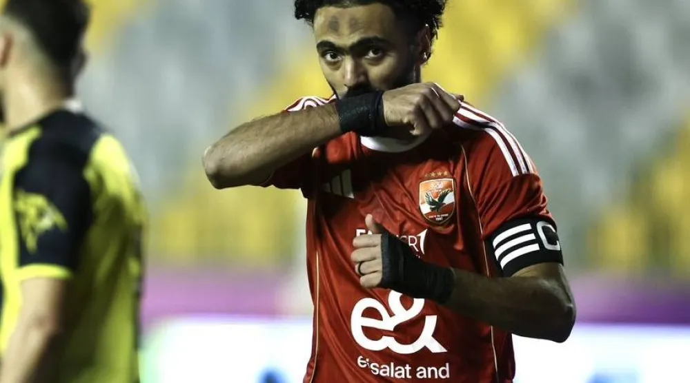 الشحات لاعب الأهلي يحتفل بهدفه في المقاولون العرب (موقع النادي)