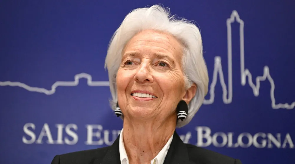 كريستين لاغارد خلال المحاضرة السنوية العالمية للمخاطر تكريماً لروبرت ماندل في جامعة جونز هوبكنز ببولونيا (رويترز)