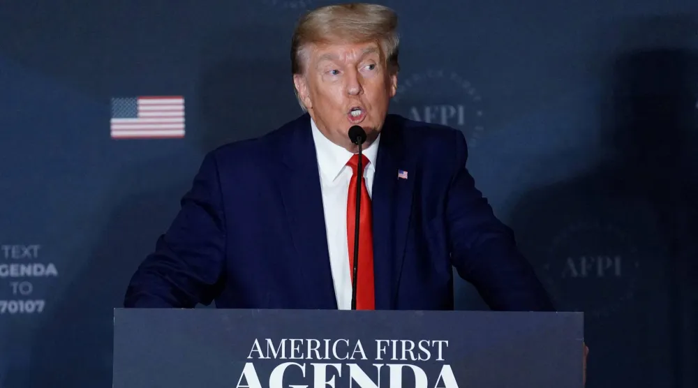 ترمب يتحدث في معهد «أميركا أولاً» في 26 يوليو 2022 (رويترز)