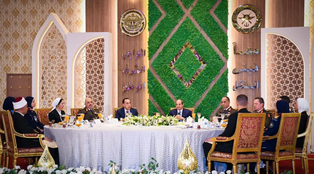 الرئيس المصري عبد الفتاح السيسي وجه بدراسة إمكانية إحالة المتلاعبين بالأسعار إلى القضاء العسكري (الرئاسة المصرية) 