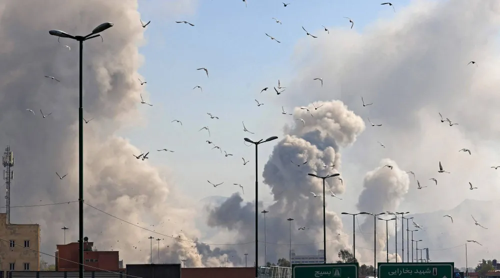 سحابة من الدخان عقب غارة جوية على العاصمة الإيرانية طهران يوم 5 مارس (أ.ف.ب)