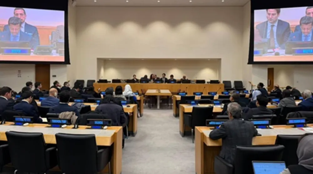 جانب من الاجتماع الذي عقدته منظمة التعاون الإسلامي بمقر الأمم المتحدة في نيويورك (بنا)