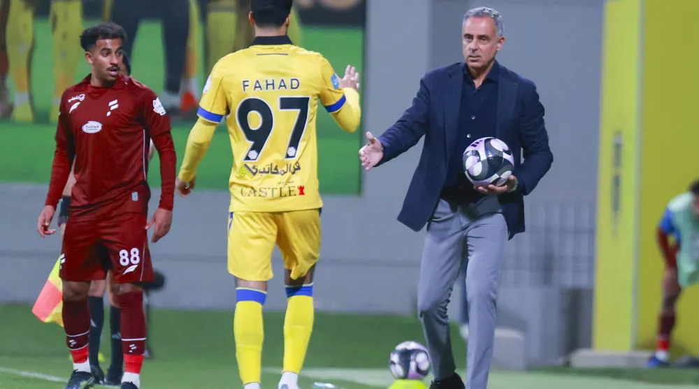 البرتغالي غوميز مدرب الفتح (تصوير: سعد الدوسري) 