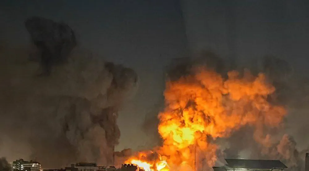 ترمب يرهن وقف الحرب بـ«استسلام» إيران