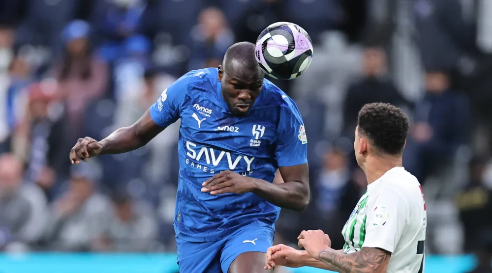 كوليبالي مدافع الهلال (تصوير: سعد العنزي) 