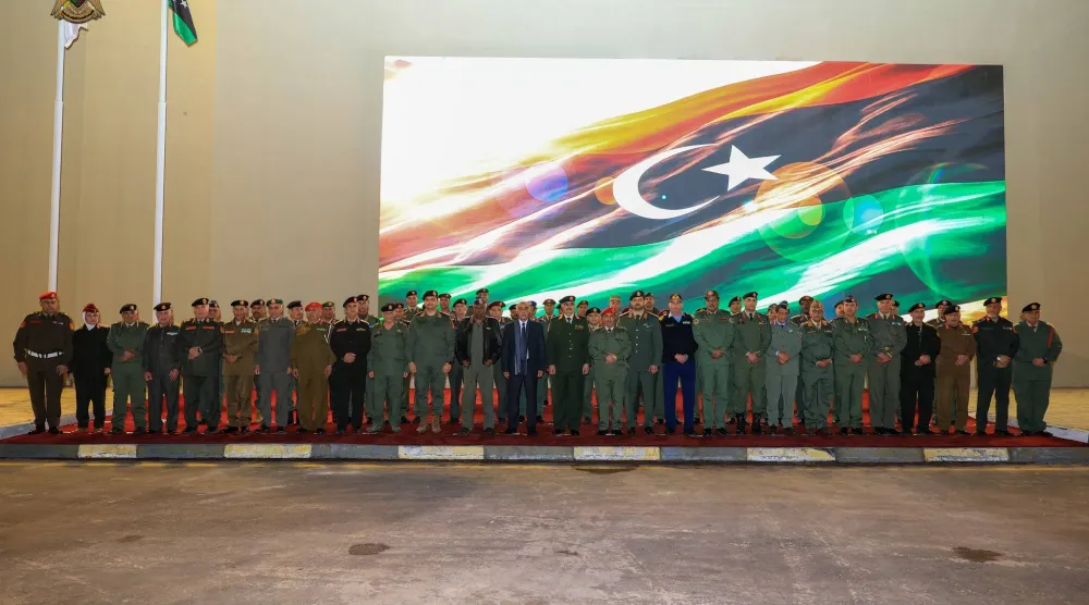 حفتر أثناء الإفطار في مقر رئاسة أركان الجيش الليبي (القياة العامة)