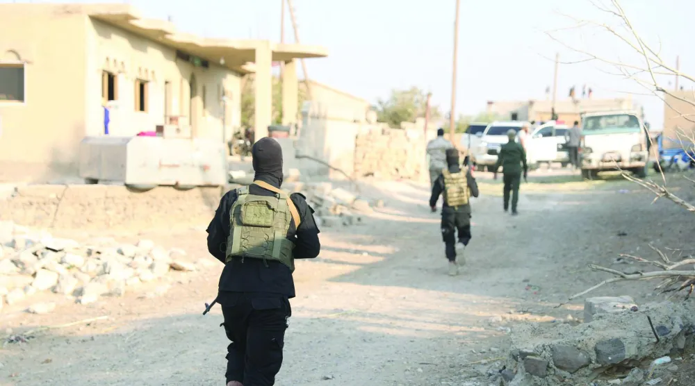 حملة أمنية بمحافظة دير الزور استهدفت مواقع تنظيم «داعش» في نوفمبر 2025 (الداخلية السورية)