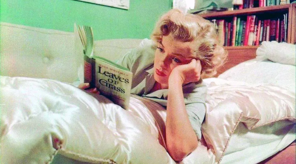 مارلين مونرو... «مثقفة متخفية» في جسد أيقونة إغراء